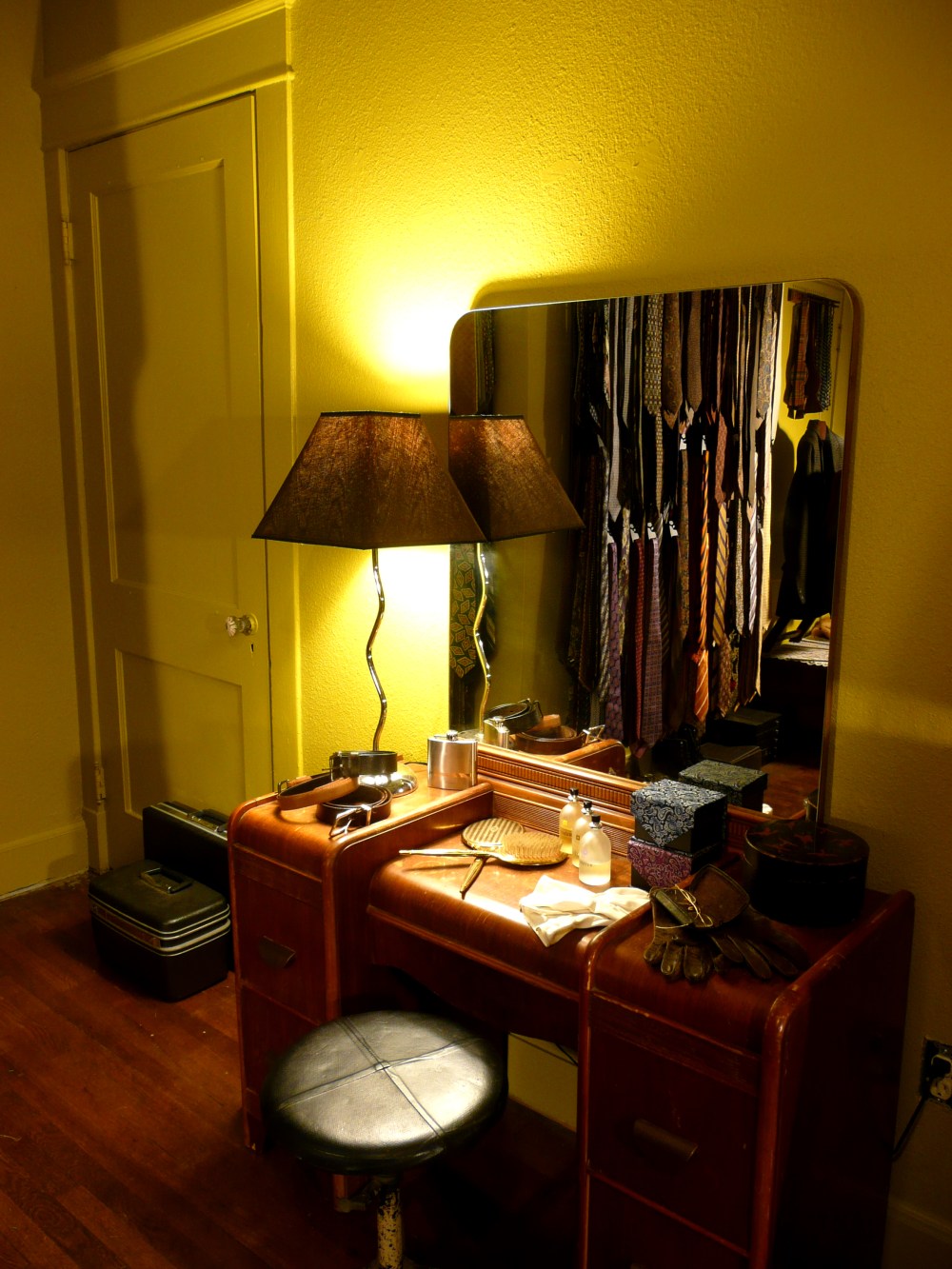 teleport into my dressing&nbsp;room…